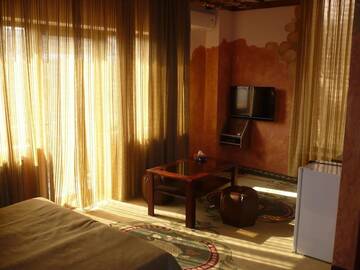 Фото номера Двухместный номер Делюкс с 1 кроватью Отель Mayisyan Kamurdj Hotel г. Иджеван 8
