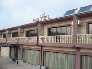 Фото номера Семейный номер Отель Mayisyan Kamurdj Hotel г. Иджеван 7