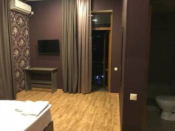 Фото номера Полулюкс с балконом Отели типа «постель и завтрак» Kamar Hotel Ijevan г. Иджеван 2