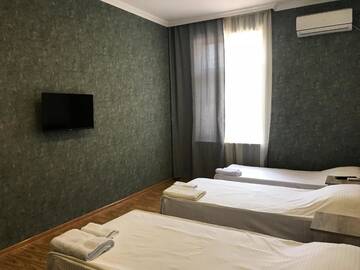 Фото номера Трехместный номер Делюкс Отели типа «постель и завтрак» Kamar Hotel Ijevan г. Иджеван 4
