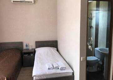 Фото номера Полулюкс Делюкс Отели типа «постель и завтрак» Kamar Hotel Ijevan г. Иджеван 3